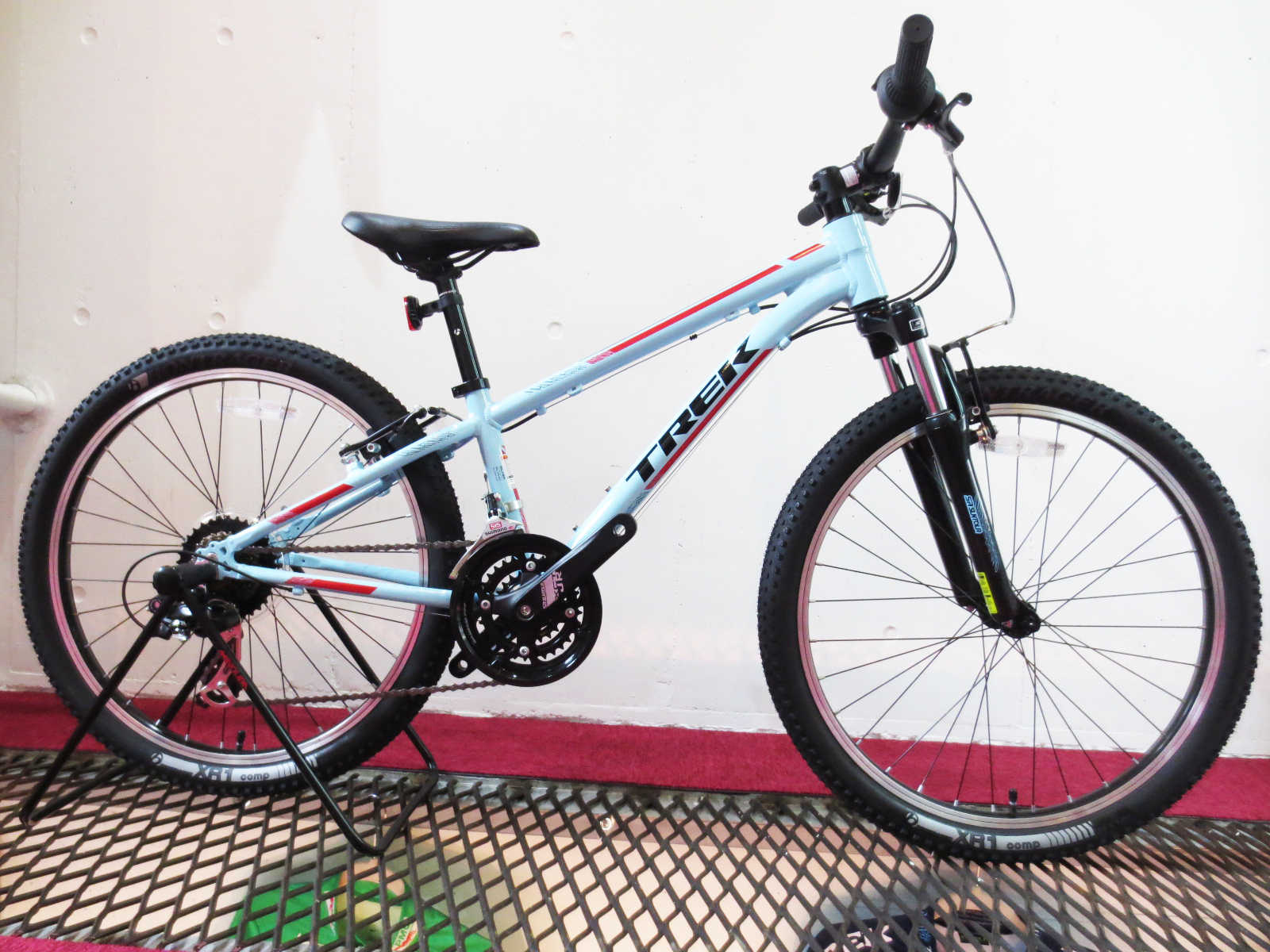 Trek hotsell superfly 24