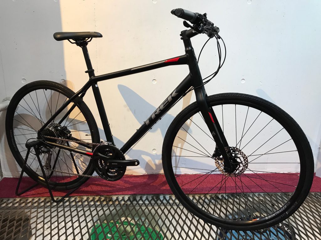 【送料無料】 Trek FX3 Disc 2018 サイズM 油圧ブレーキ