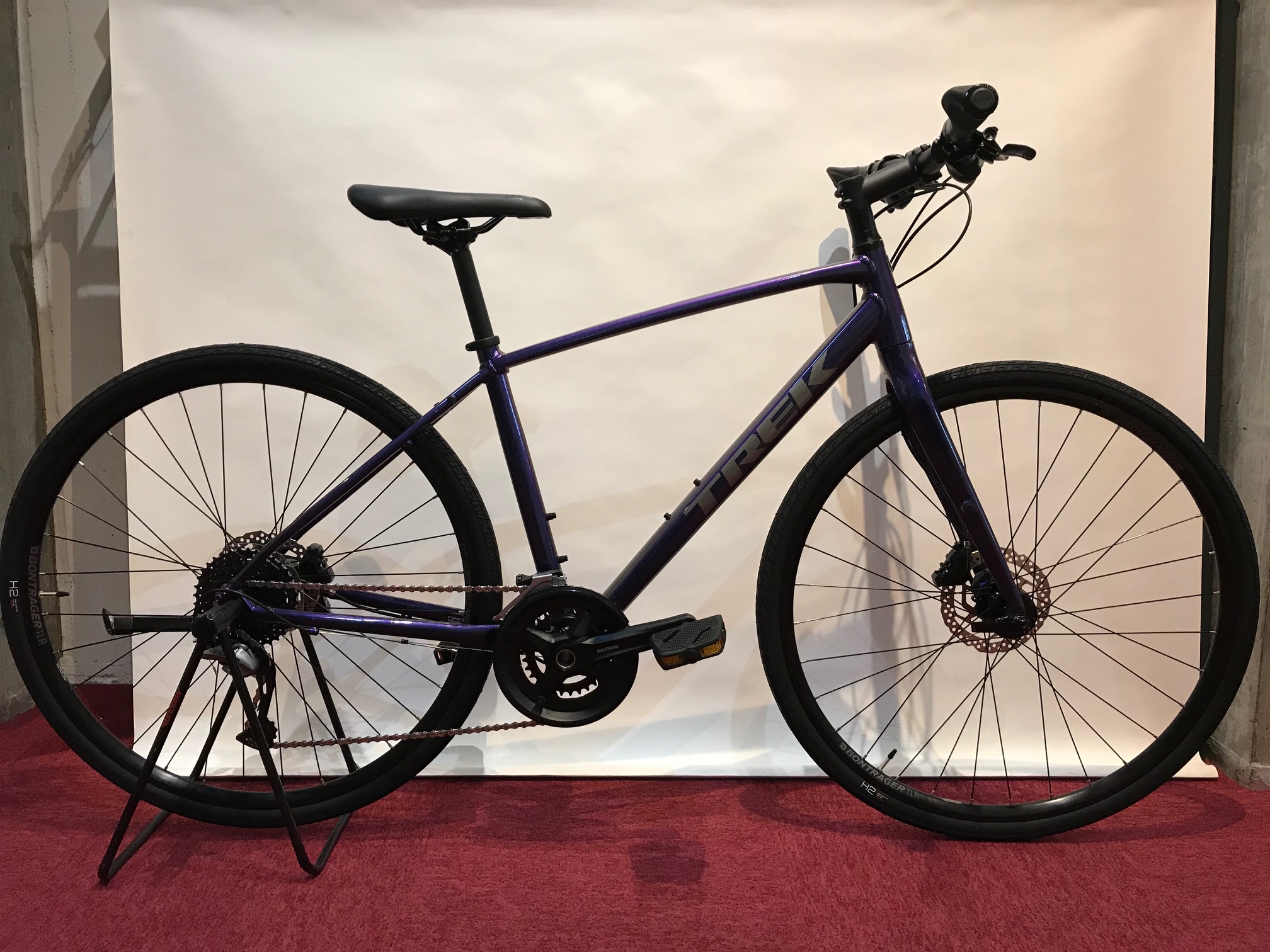 販売質屋TREK FX3 2020 Disc Lサイズ ブラック クロスバイク トレック ディスクブレーキ搭載 配送/直渡可 ♪ 65A3A-1 Lサイズ以上